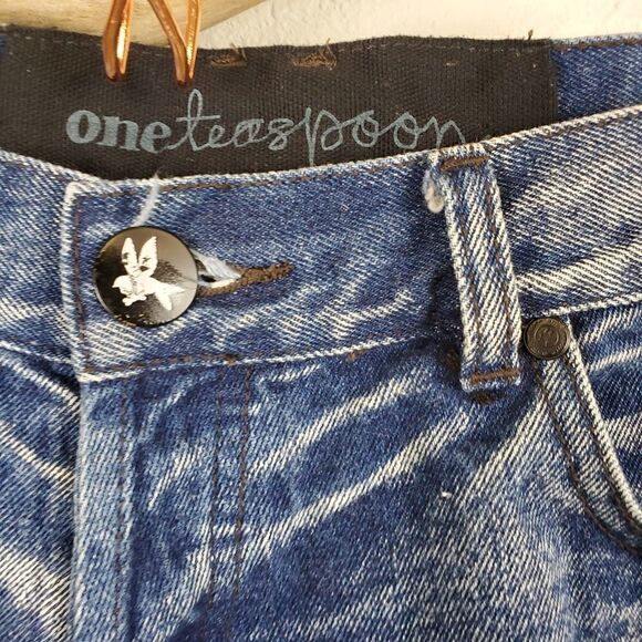 One teaspoon button fly cheeky distressed short - Picture 5 of 7